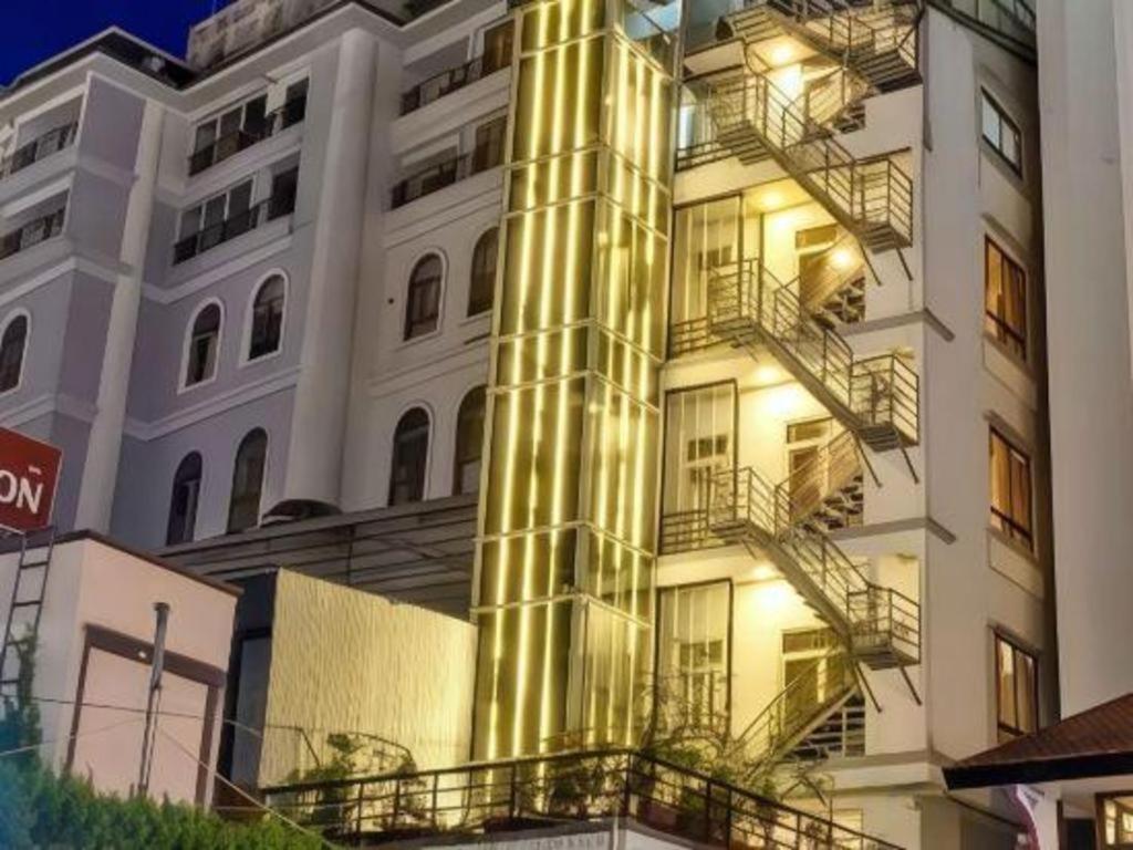 Gold Night Hotel Далат Экстерьер фото